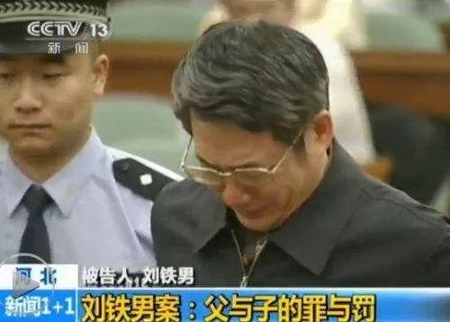 保時(shí)捷女車主一巴掌，童所長被免職，被“坑”的丈夫冤不冤？